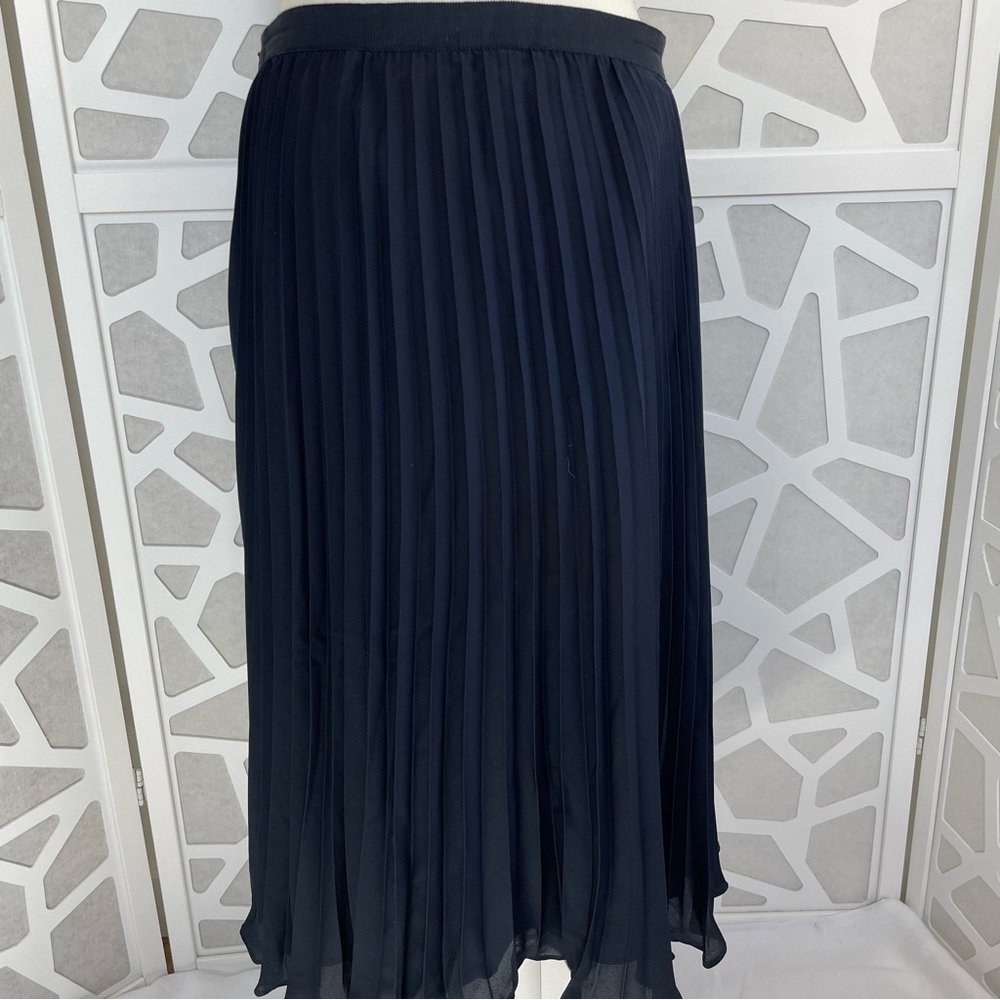 Banana Republic Pleated Midi Skirt Navy Sz 8 EUC - Picture 12 of 16